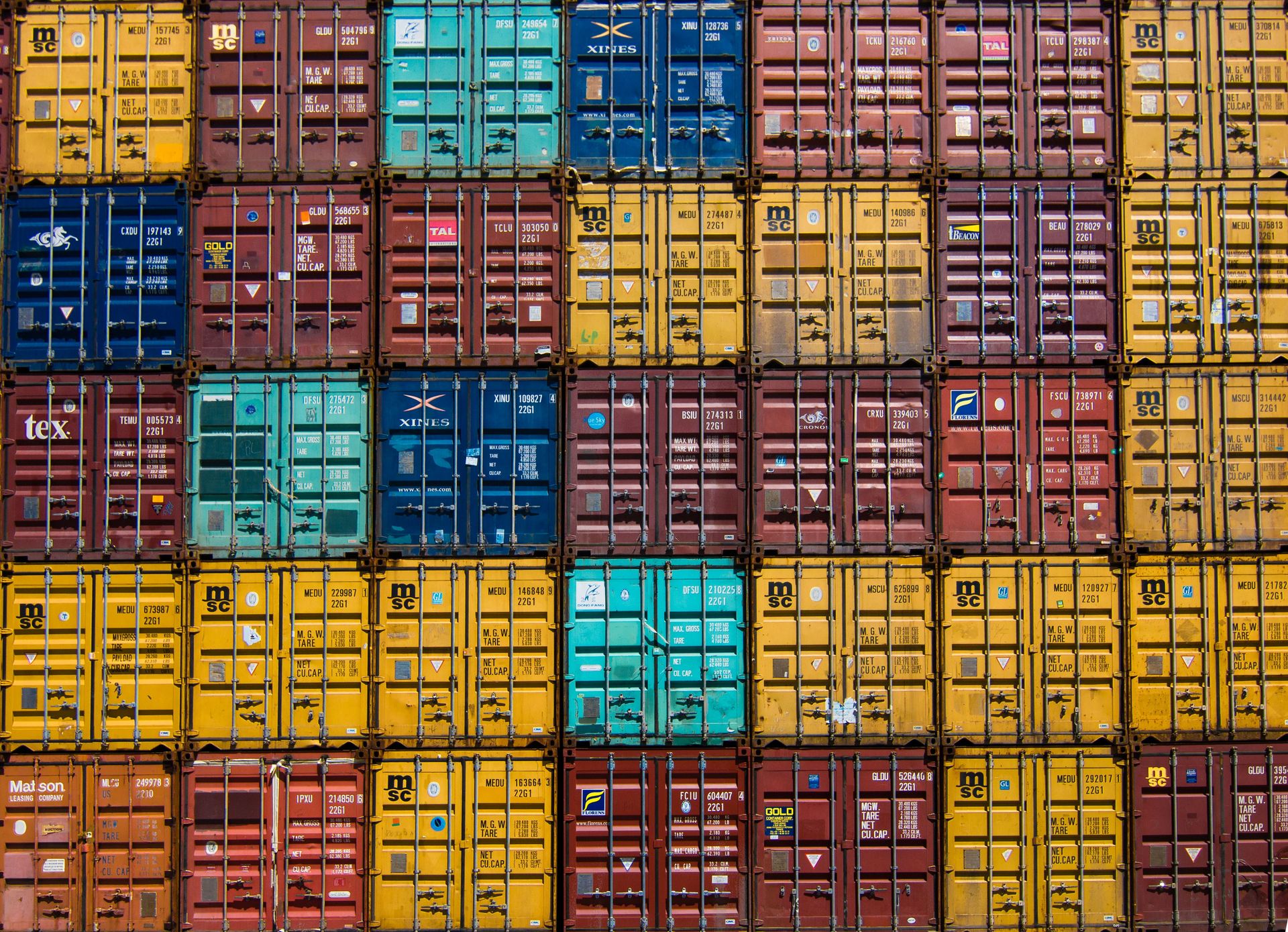 Building multi-process Docker containers